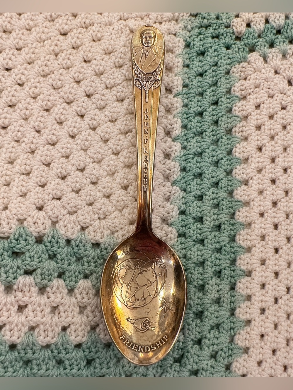 Vintage John F Kennedy JFK Friendship Souvenir Spoon Gold Tone Space Globe